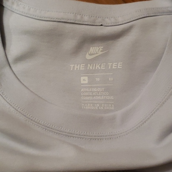 Nike T-Shirt - Picture 3 of 4